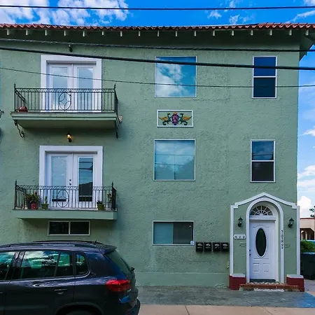 Aparthotel Lovely 3br Next To City Park 3*