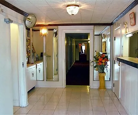 Hotel Empress *