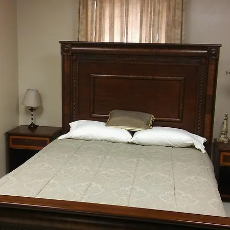 Bishop's & Beyond Hotel