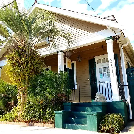 Bed & Breakfast Lions 3*