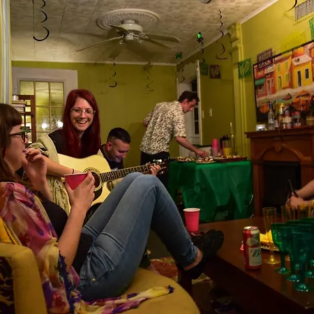 Madame Isabelle's House Hostel New Orleans