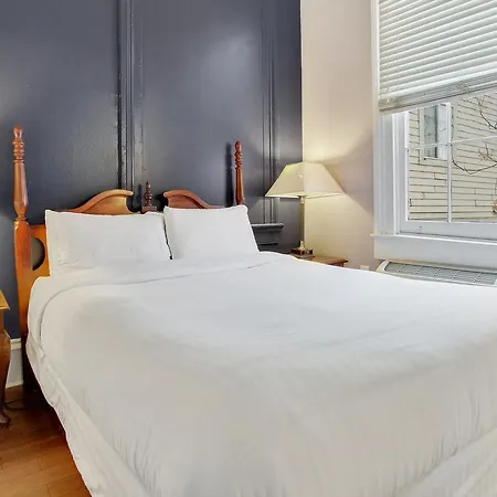 Rathbone Mansions Hotel 3*