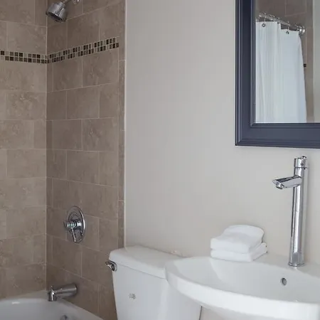 Sonder — Moss Bauer Aparthotel 4*
