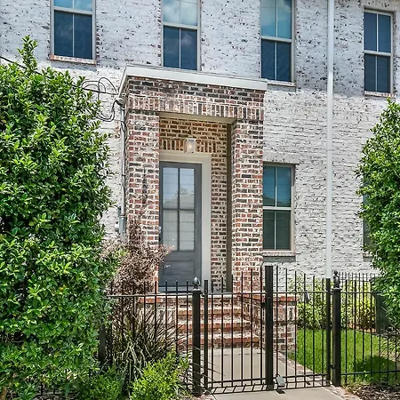 Apartment Spacious Loft-style 3br Townhouse By Hosteeva New Orleans