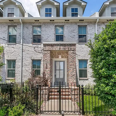 Spacious Loft-style 3br Townhouse By Hosteeva New Orleans