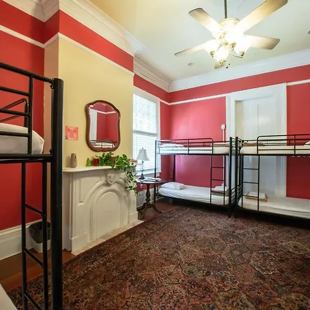 Hostel Auberge Nola * New Orleans