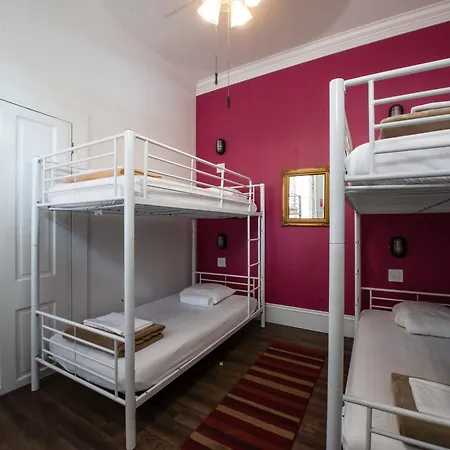 Hostel Auberge Nola