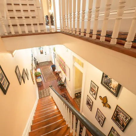 Hostel Auberge Nola *