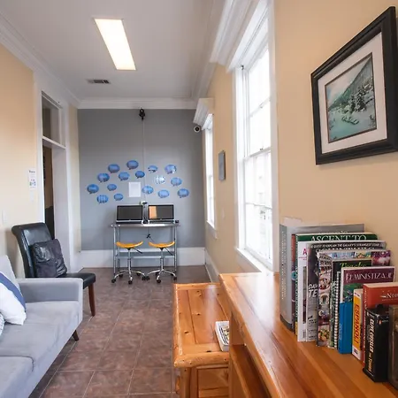 Hostel Auberge Nola * New Orleans
