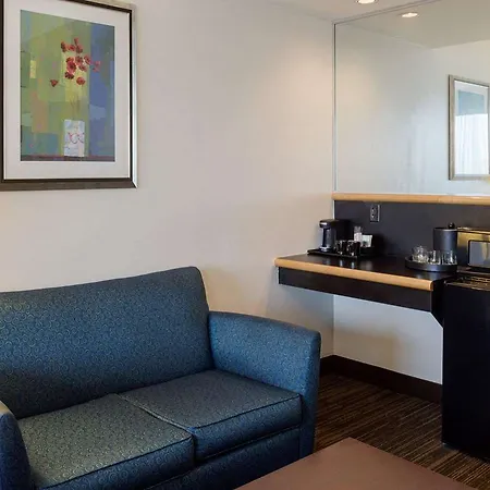 St Charles Coach House, An Ascend Collection Hotel