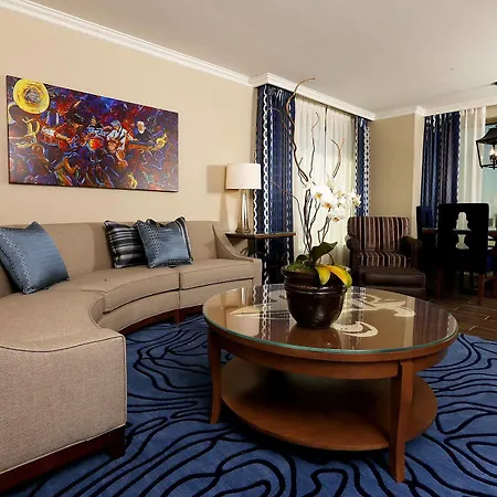 Hotel Caesars New Orleans, A Caesars Destination 4*