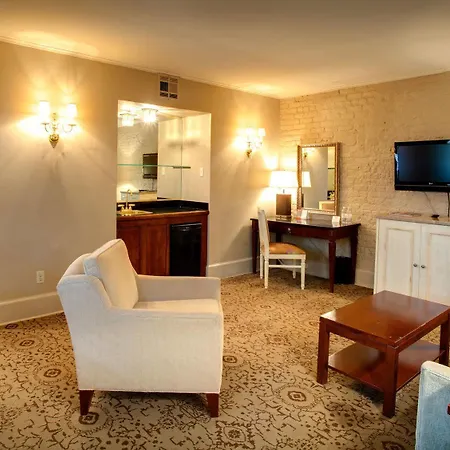 Dauphine Orleans Hotel