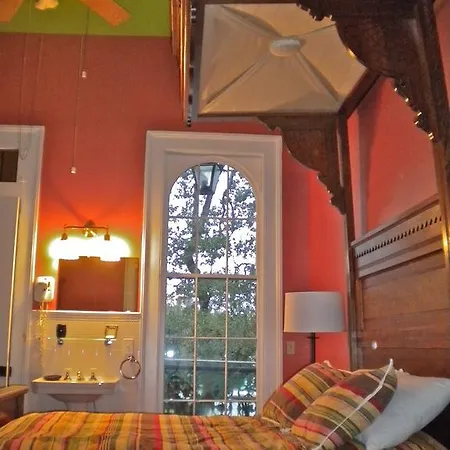 La Belle Esplanade Bed & Breakfast