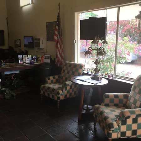 Inn Historic Mardi Gras
