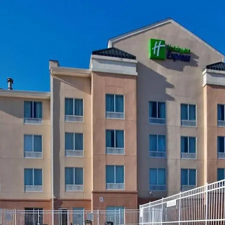 Express East By Ihg Hotel 2*