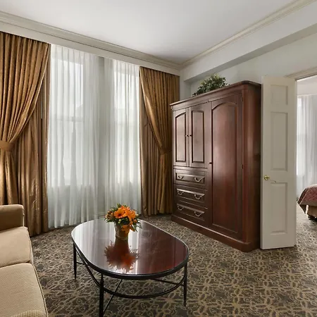 The Whitney Hotel 4*