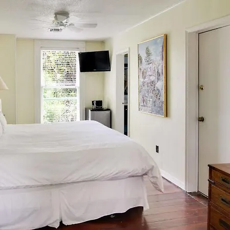 The House Bed & Breakfast 3*
