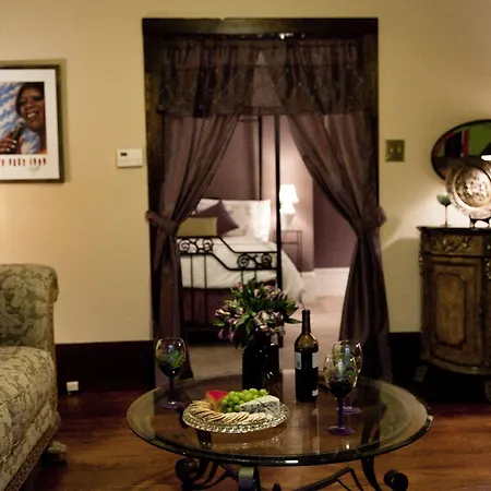 Inn Jazz Quarters