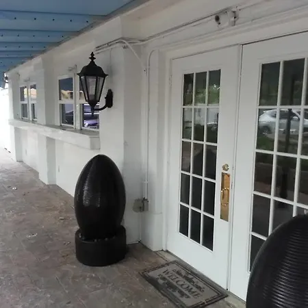 The Magnolia Mansion