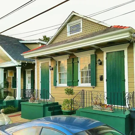 Lion's Hotel New Orleans