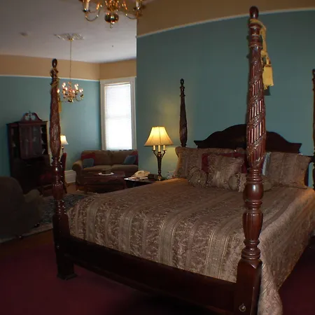 Avenue Hotel 2*