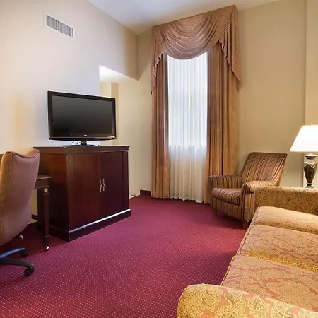 Hotel Drury Plaza 4*