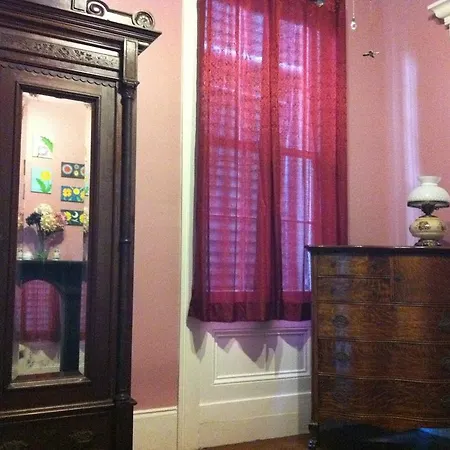 La Belle Esplanade Bed & Breakfast 3*