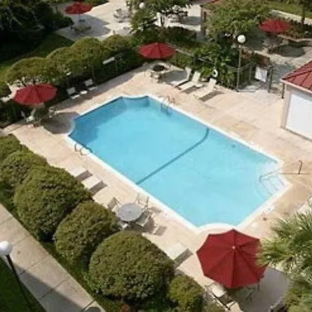 Sonesta Es Convention Center 3*