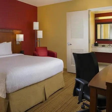 Courtyard By Marriott Downtown Near The French Quarter New Orleans
