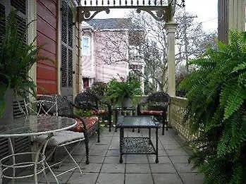 Maison De Macarty Bed & Breakfast