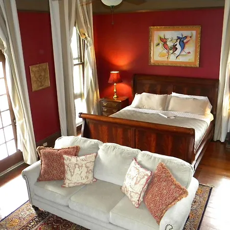 Maison De Macarty