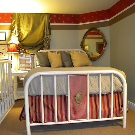 Maison De Macarty 3*