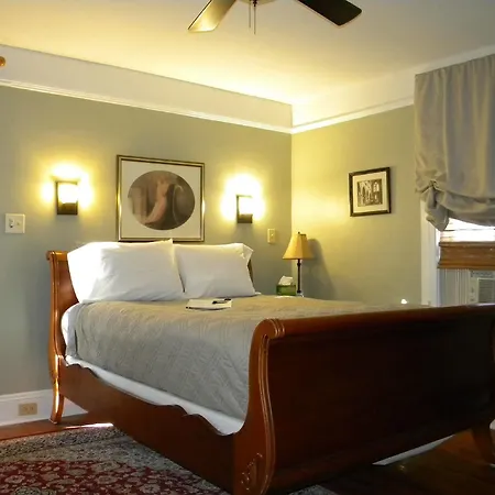 Bed & Breakfast Maison De Macarty