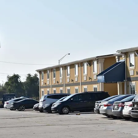 Days By Wyndham Pontchartrain Hotel 3*