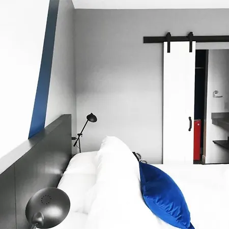 The Ben Louie 3*