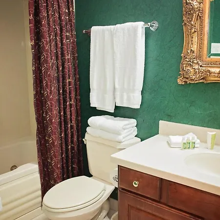 Quarter House Hotel 3*