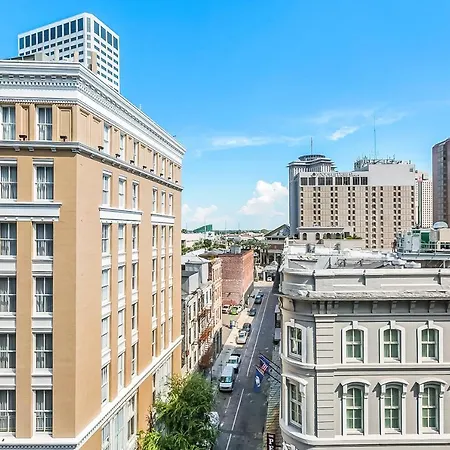 Beautiful Steps From French Quarter And Bourbon St Apartment