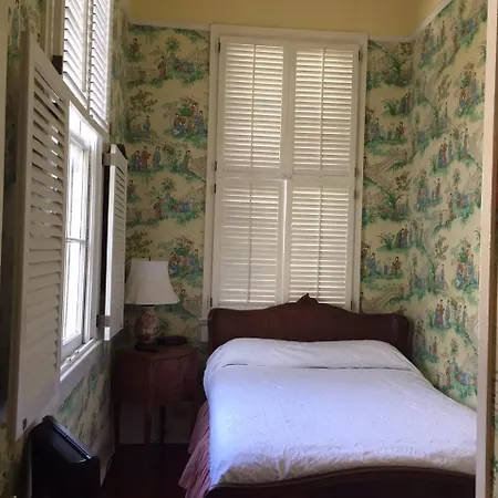 Nine-o-five Royal 3* New Orleans