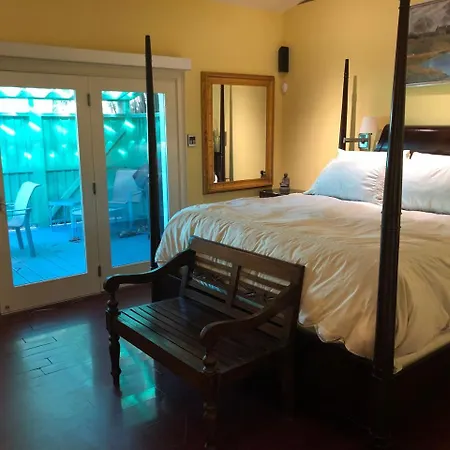 The House 3* New Orleans