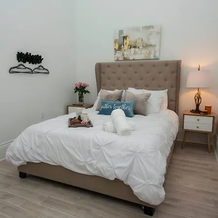 Villa 7 Bedroom - Sleeps 14! Next To Bourbon Street *