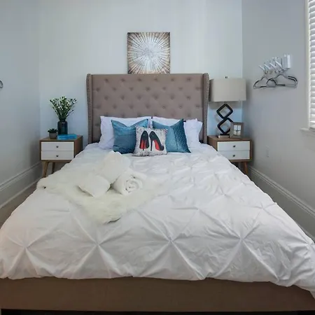 7 Bedroom - Sleeps 14! Next To Bourbon Street