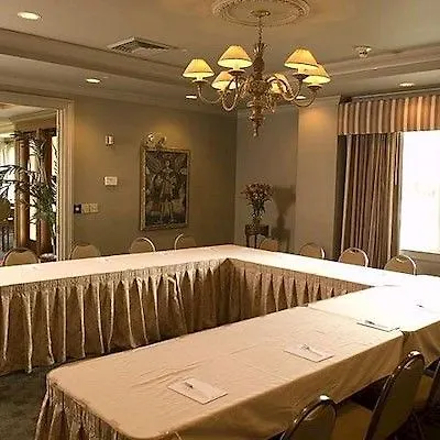 Hampton New Orleans/st.charles Ave 3*