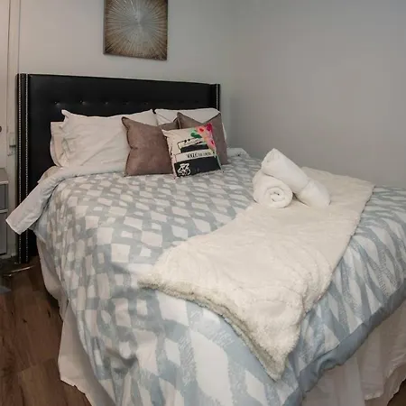 Inn 4 Bedroom - Sleeps 8! Celebrity Next To Frenchman St