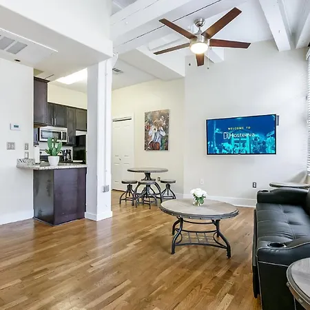 Stunning - Near Fq And Bourbon New Orleans