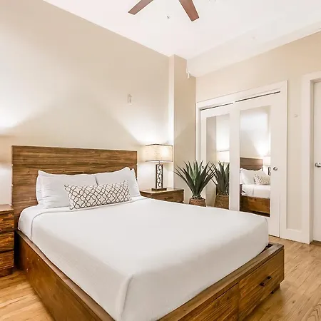 Beautiful Steps From French Quarter And Bourbon St Apartment *