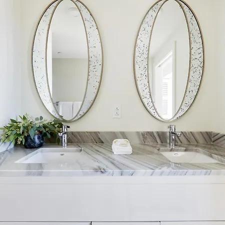 Charming Canal Street Suites By Sonder *