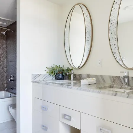 Charming Canal Street Suites By Sonder