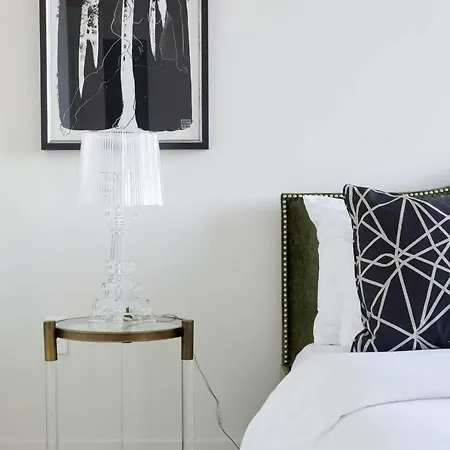 Expansive Canal Street Suites By Sonder