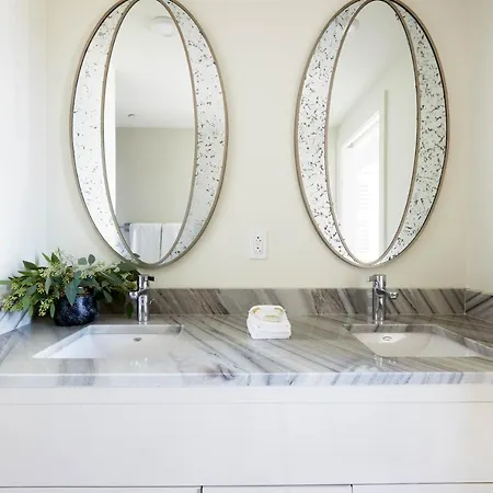 Airy Canal Street Suites By Sonder