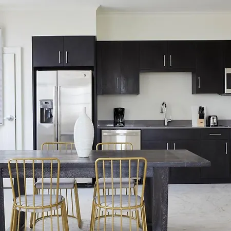 Airy Canal Street Suites By Sonder *